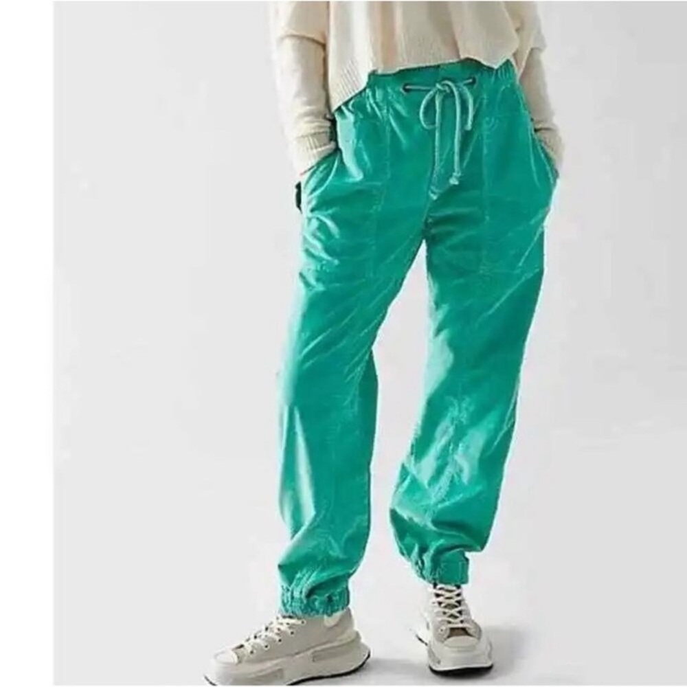 Reposhing too big, Free People Angelo Mid Rise Pull On Corduroy Pants L Green